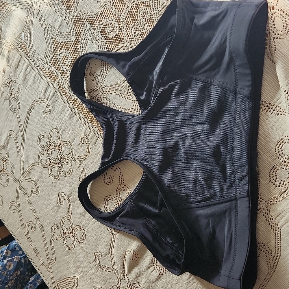 Arabella,  NWOT,  Women's Athletic bra, black with zipper. Size Large - Picture 6 of 8